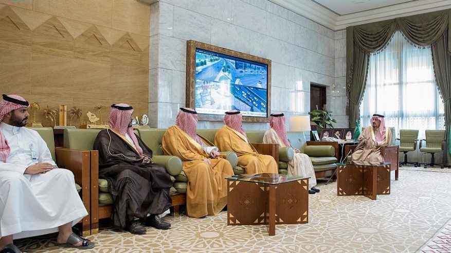 أمير الرياض يستمع لشرح عن مشاريع مدن وخططها المستقبلية
