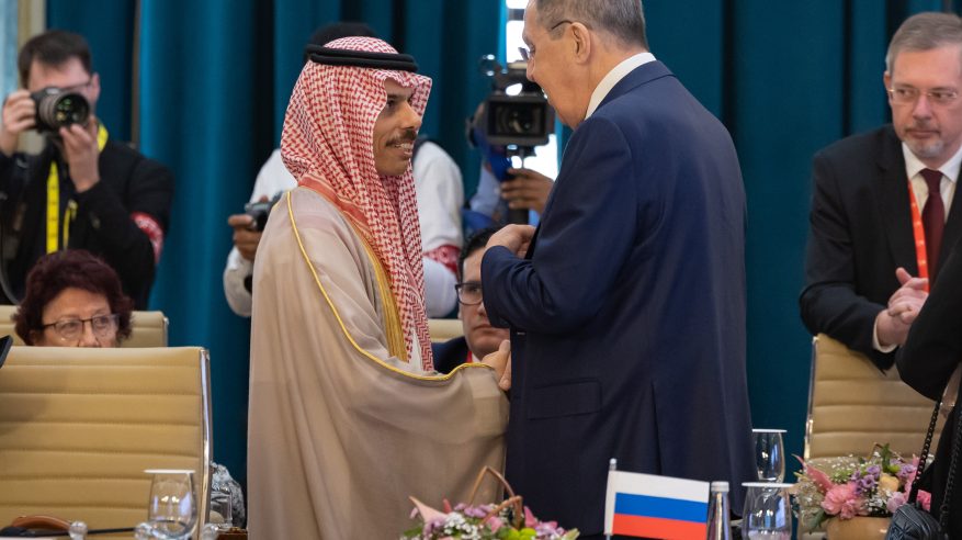 لقاءات وزير الخارجية مع نظرائه أثناء حضوره قمة العشرين