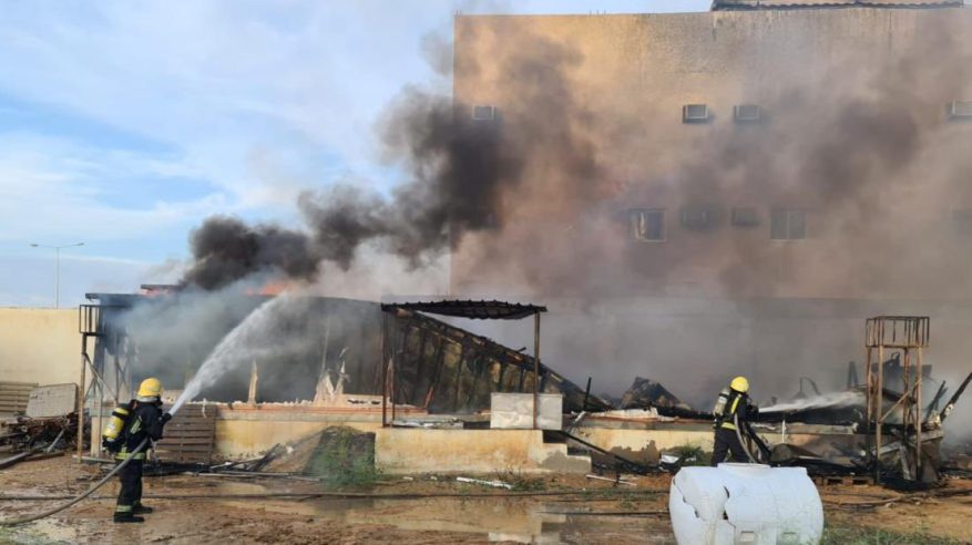 مدني الرياض يخمد حريقًا في موقعين غير مؤهلين