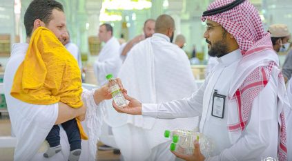 20 ألف نقطة لتوزيع ماء زمزم بالمسجد الحرام خلال رمضان