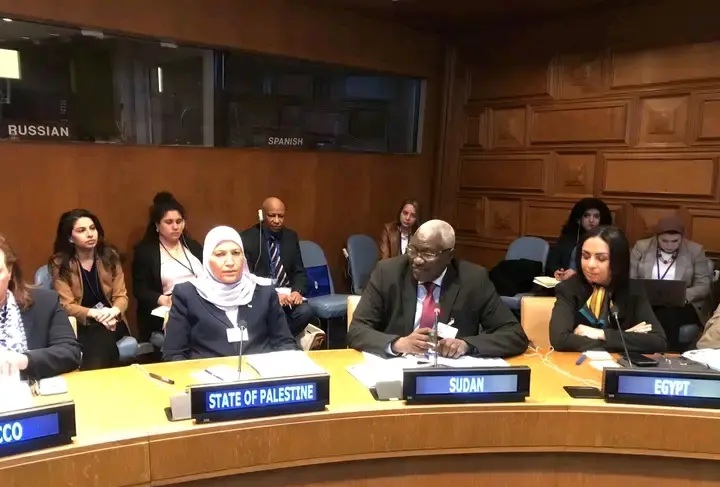 مشاركة وزير بمؤتمر نسائي تثير غضب السودانيين