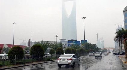 توقعات باستمرار هطول الأمطار على الرياض حتى صباح الغد