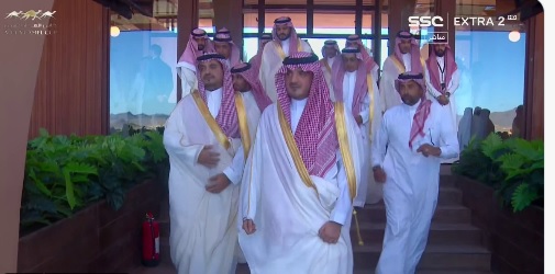 وزير الداخلية يصل مقر ميدان كأس العلا للهجن