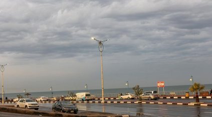 الأرصاد لـ سكان الباحة وجازان: أمطار ورياح نشطة حتى المساء