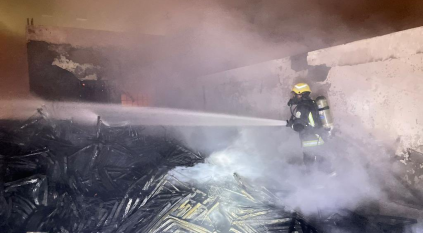 مدني مكة المكرمة يخمد حريقًا بمستودع دون إصابات