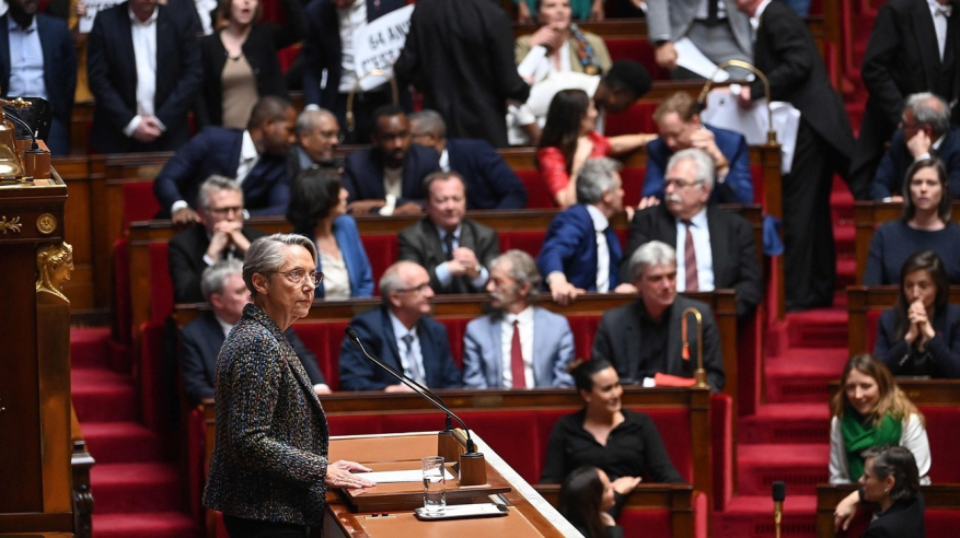 فشل التصويت في حجب الثقة عن الحكومة الفرنسية