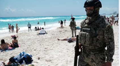 الذعر يجتاح رواد شاطئ أمريكي بعد إطلاق مسلح النار عليهم