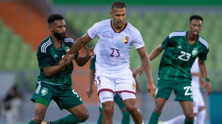 المنتخب السعودي يُنهي الشوط الأول متأخرًا بهدفين أمام فنزويلا