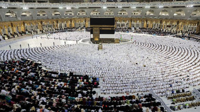 أكثر من مليون مصلٍ ومعتمر بالمسجد الحرام في أول أيام رمضان