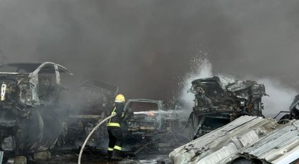 مدني الرياض يخمد حريقًا في تشليح الحائر
