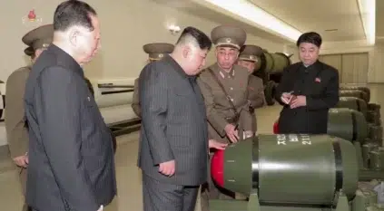 كوريا الشمالية تطلق قمرًا صناعيًّا للتجسس