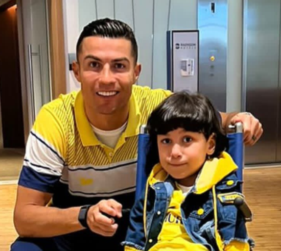 لمسات رونالدو الإنسانية لا تتوقف مع محبي النصر