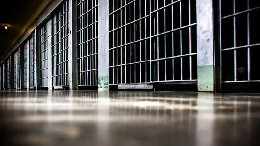 سجين يكلف ولاية شيكاغو 2 مليون دولار بسبب تصرف أحمق
