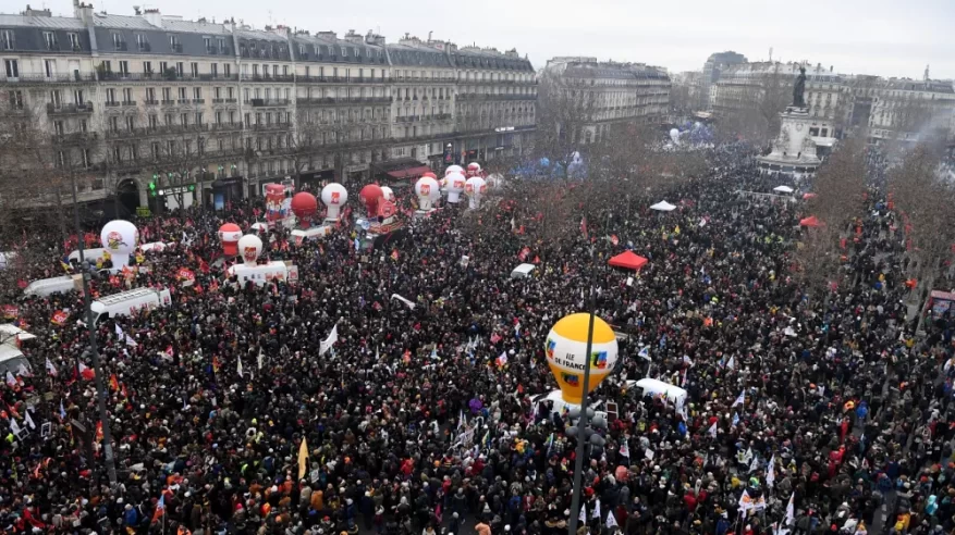 فرنسا تحظر الاحتجاجات على قانون التقاعد