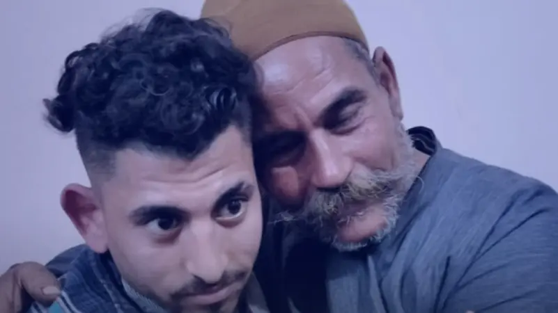 فيسبوك يعيد مفقودًا مصريًا لأهله بعد غياب 17 عامًا