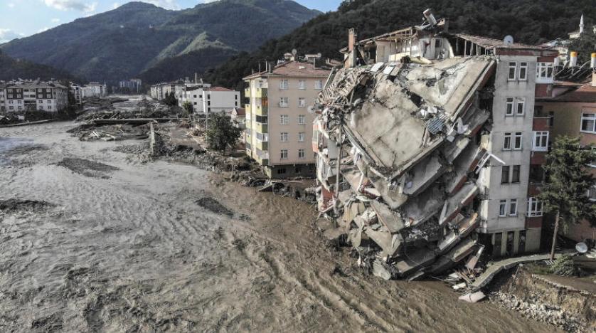 غرق 14 شخصًا بفيضانات ضربت الولايات المنكوبة بتركيا