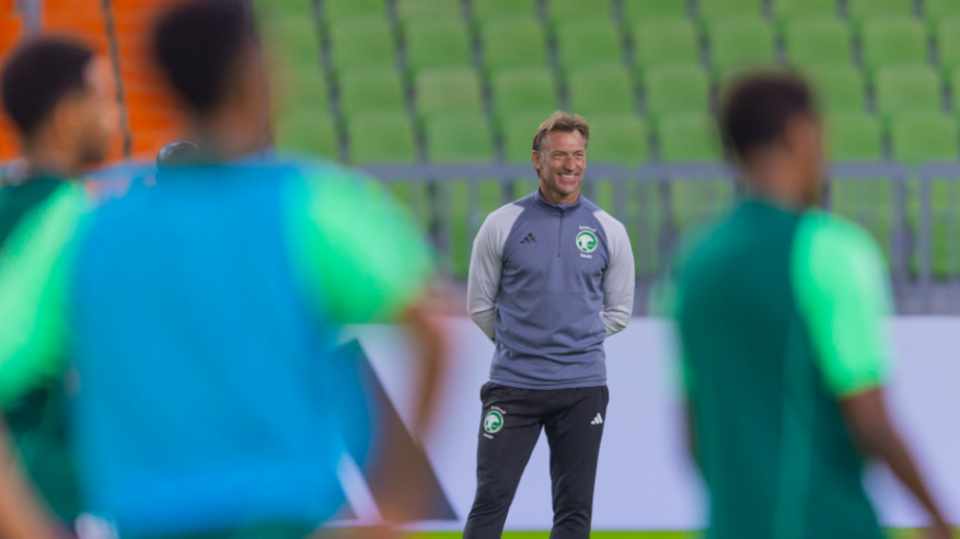 جماهير المنتخب السعودي تطالب بإقالة رينارد وتحدد بديلين
