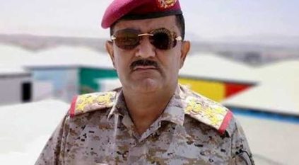 قتلى وجرحى في هجوم على موكب وزير الدفاع اليمني