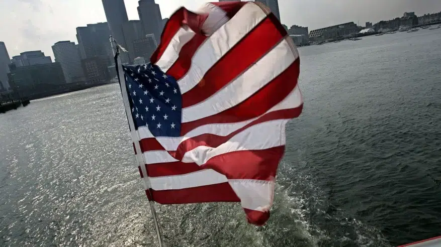 أمريكا تحث رعاياها على مغادرة 13 دولة عربية