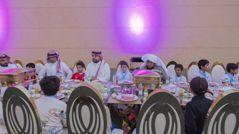 نادي الباطن يقيم إفطار رمضاني لأبناء جمعية تراؤف