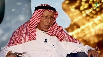 مواقف مؤثرة وطفولة قاسية في حياة القويز: فقد سمعه بشكل مؤقت