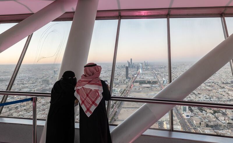 كل الطرق تؤدي إلى الرياض هذه الأيام