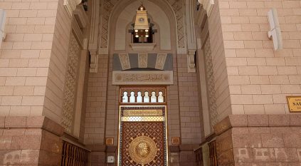 أبواب المسجد النبوي تحفة جمالية صنعت بأعلى المواصفات