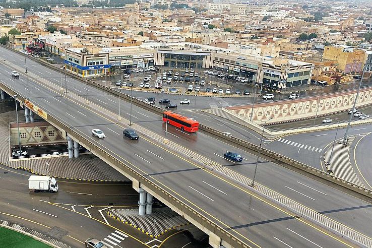 أمطار متوسطة على القصيم والدفاع المدني يحذر