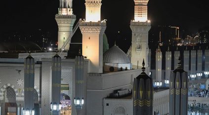 قباب المسجد النبوي تجمع بين ضخامة البناء وسهولة الحركة
