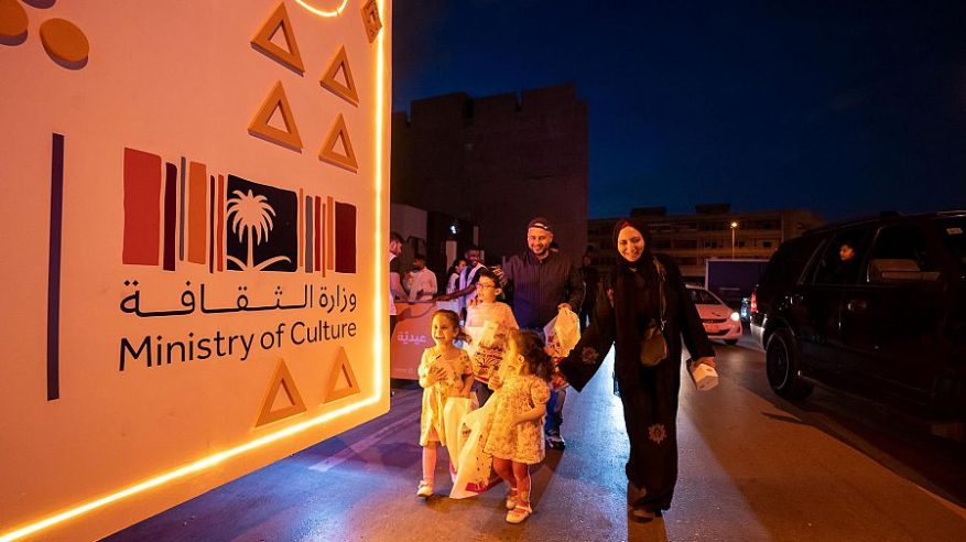 مهرجان “حيّ العيد”.. باقة ثقافية متنوعة تحاكي الهوية الثقافية المحلية