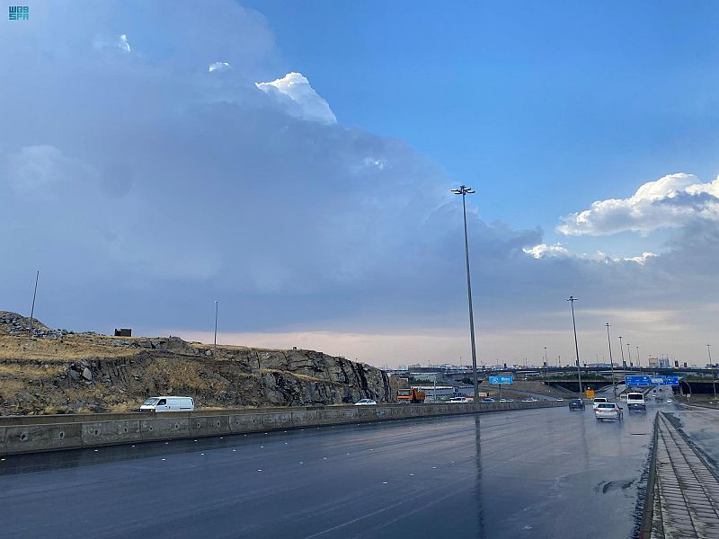 أجواء غائمة على مكة المكرمة ودرجة الحرارة 32 