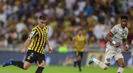 الاتحاد يُمطر شباك ضمك بثلاثية ويواصل الانفراد بـ صدارة دوري روشن