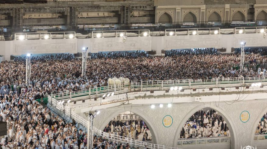 2.5 مليون مصل يشهدون ختم القرآن الكريم ليلة 29 رمضان بالحرم المكي