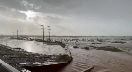 مشاهد لتدفق وجريان السيول غرب القصيم