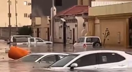 غرق مركبات في تجمعات لمياه الأمطار في حائل