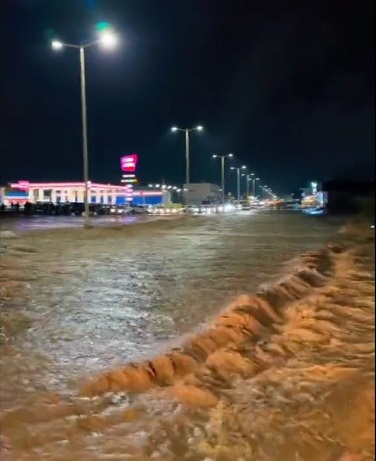 مشاهد لجريان السيول في الدوادمي