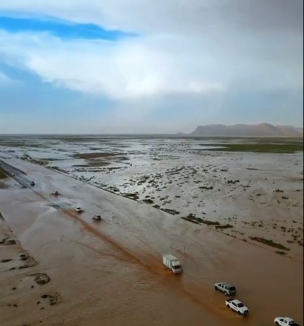 مشاهد جوية لسيول غرب القصيم