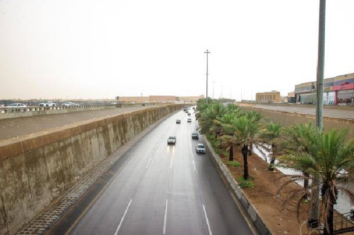 أمطار غزيرة على الرياض حتى الـ 10 مساء