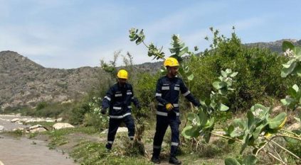 مدني جازان ينتشل شخصًا غرق في مجرى سيل