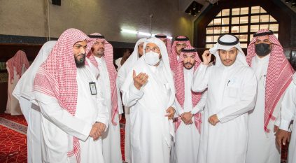وزير الشؤون الإسلامية يقف على الخدمات المقدمة لزوار مسجد التنعيم