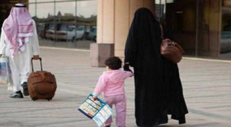 %56 من الأسر السعودية يقضون العيد مع عائلاتهم