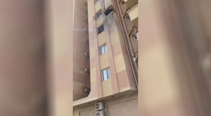 لقطات قصف مكاتب قناتي العربية والحدث في الخرطوم