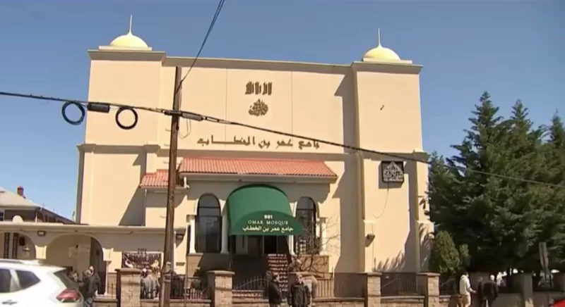 إمام مسجد في أمريكا يتعرض للطعن أثناء الصلاة