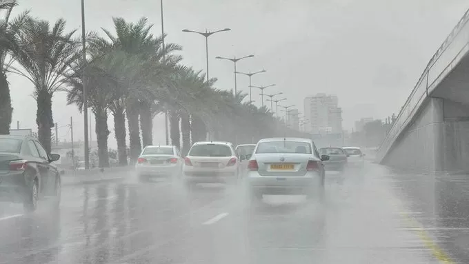 لقطات لجريان السيول غرب بيشة