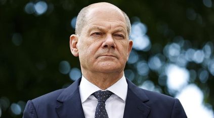 المستشار الألماني يبدي موافقة مشروطة على المشاركة في تأمين مضيق هرمز