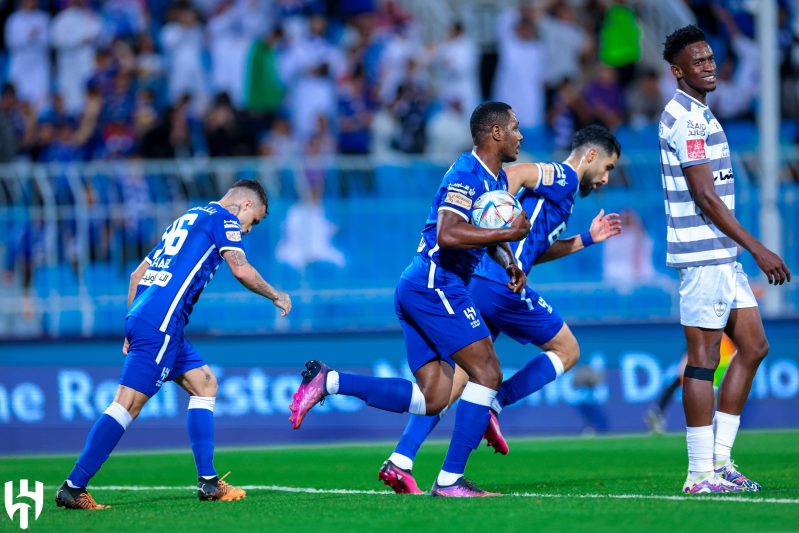 الهلال ضد الطائي