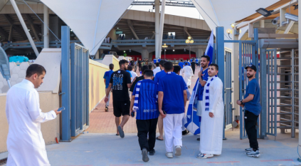 جماهير الهلال تتوافد إلى درة الملاعب