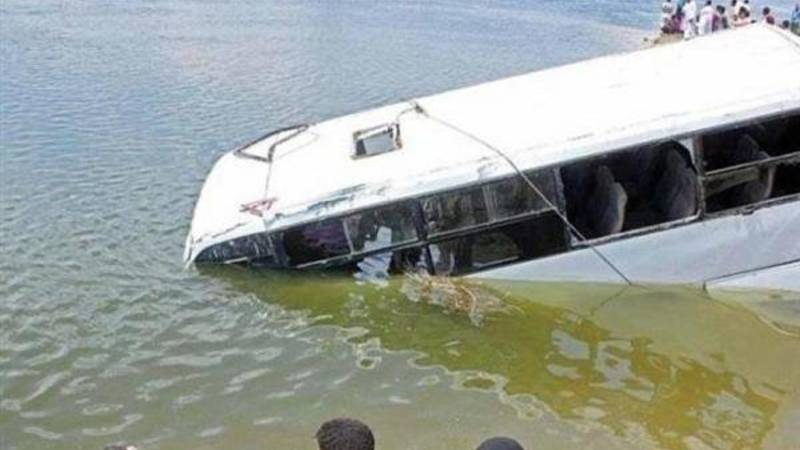 وفاة وإصابة 29 شخصًا جراء سقوط حافلة للنقل المدرسي في بيرو