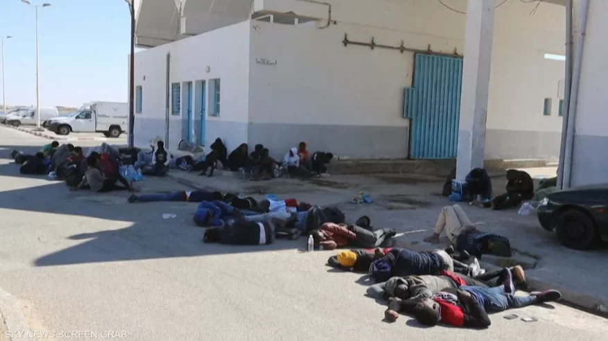 مشهد مؤثر لتكدس جثث المهاجرين غير الشرعيين في تونس 