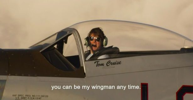 توم كروز يفاجئ الملك تشارلز بتهنئة على طائرته الخاصة